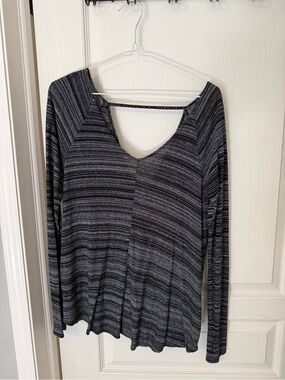 Abercrombie & Fitch Black and Gray Striped V-Neck Long Sleeve Top - Size Small